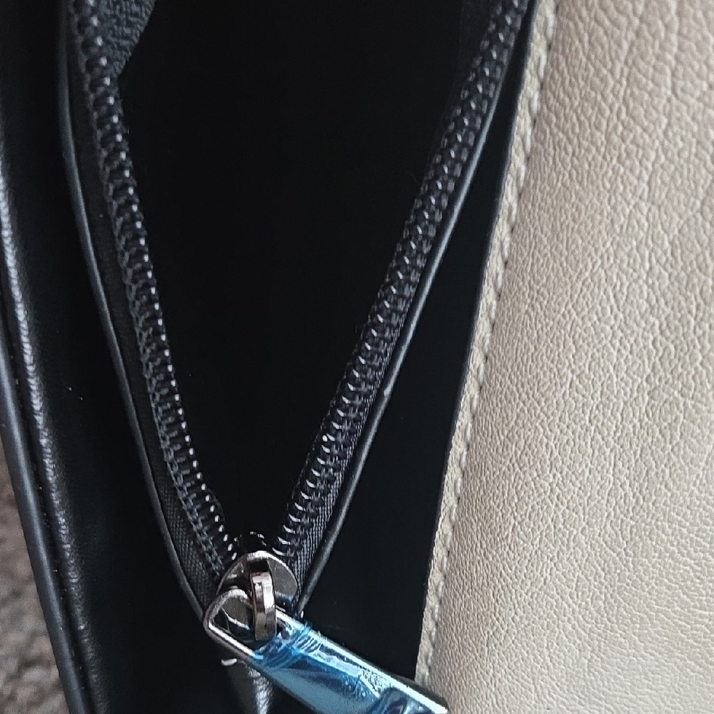 VENUS Cream Crossbody Bag with Turquoise Accents - Picture 14 of 15